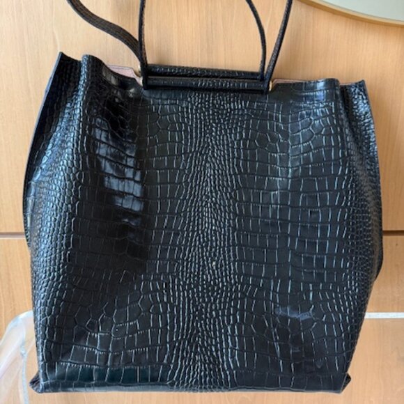 Almost New Chic Black Crocodile Pattern Leather Tote Bag - Picture 1 of 8